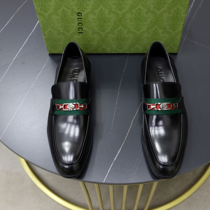 G*u*i leather shoes
